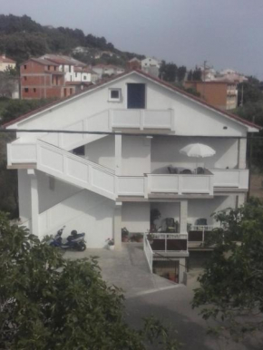 Apartments by the sea Banjol, Rab - 11060